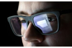 protective eyewear to alleviate tech staff eye strain